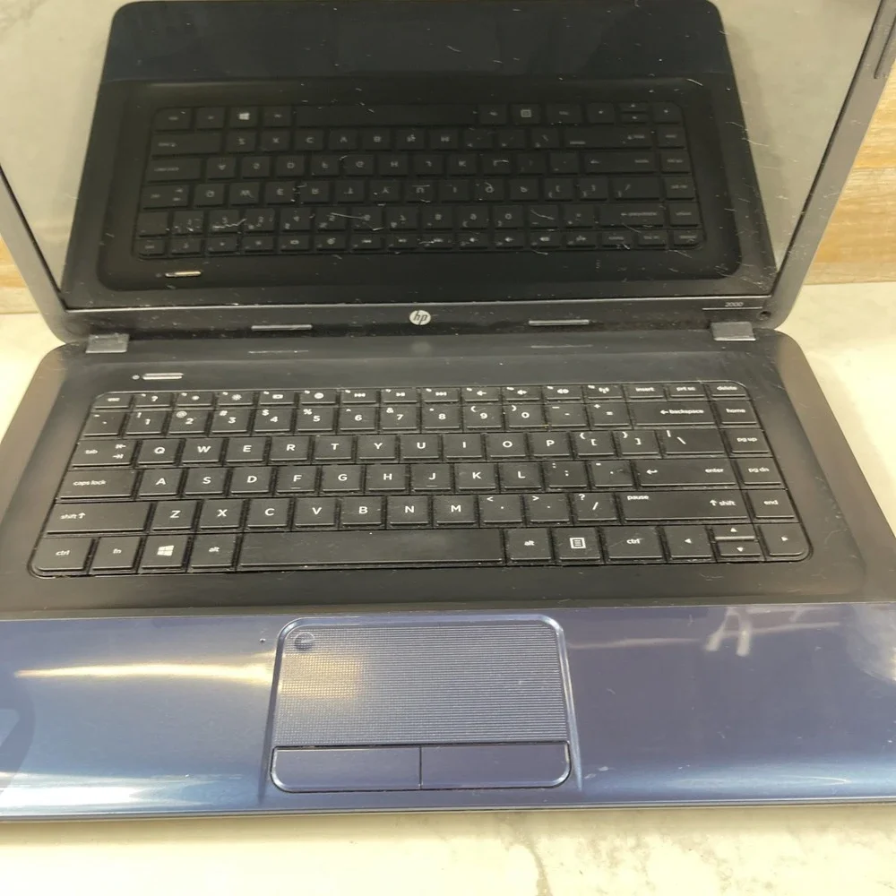 HP 2000-2d19WM 15.6in. (320GB, AMD E-300 Dual-Core, 1.3GHz, 4GB) NOT TESTED